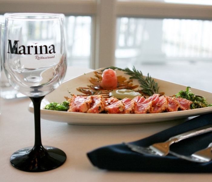 marina yacht club restaurant